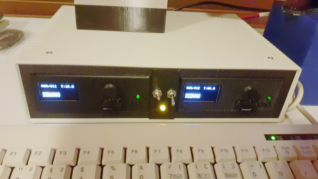 Velleman-Joyce _mit_2x0.96-Zoll_OLEDs.jpg